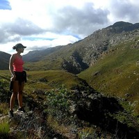 Selain berolahraga di pusat kebugaran, Tamaryn juga menyukaibepergian ke alam seperti gunung dan pantai. (Foto: Instagram)