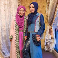 Belt atau ikat pinggang warna metalik dari Gucci (Metallic Leather Belt With Crystal Interlocking G Buckle) seharga US$ 310 atau sekitar Rp 4,5 jutaan yang dipakai Anniesa Hasibuan di foto ini juga termasuk barang yang disita negara. Foto: Instagram