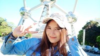 Ini gaya cantik Wewey Wita di monumen Atomium, landmark Belgia di Brussels (w2y_wita/Instagram)