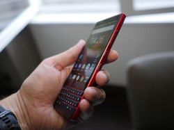 Wujud BlackBerry Key2 LE Goda Penggemar Keyboard Fisik