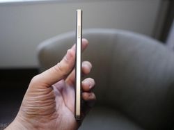 Wujud BlackBerry Key2 LE Goda Penggemar Keyboard Fisik