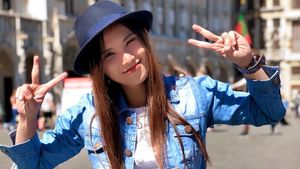 Foto Liburan Wewey Wita, Si Cantik Jago Silat Peraih Emas