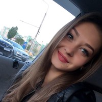 Anna mencuri perhatian banyak pasang mata karena parasnya yang elok. Foto: Instagram @anutabulanova