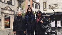 Kim liburan bareng keluarganya ke Shanghai, China. (Instagram/@kimyk10)