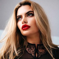 Bintang reality show Love Island Megan Barton Hanson memiliki pesona yang menarik dengan body goals. Namun kecantikan wanita 24 tahun itu saat ini jadi kontroversi. Foto: Instagram (@ meganbartonhanson_)