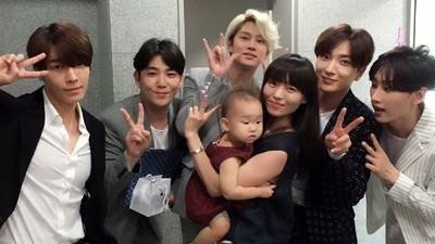 So Cute! Kedekatan Personel Super Junior dengan Anak-anak