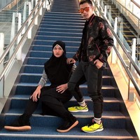 Setelah sama-sama berhasil meraih emas, pesilat putri berusia 23 tahun ini mengungkapkan ingin menjalani umroh bersama Hanifan. Foto: Instagram