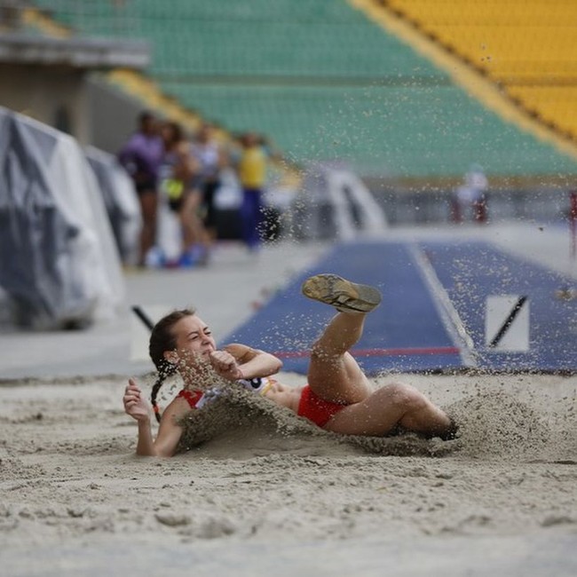 Sudah kenal dengan Anna Bulanova? Ia merupakan atlet lompat jauh asal Kirgizstan yang berlaga di Asian Games 2018 Jakarta-Palembang. Foto: Instagram @anutabulanova