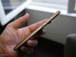 Wujud BlackBerry Key2 LE Goda Penggemar Keyboard Fisik