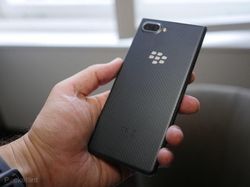 Wujud BlackBerry Key2 LE Goda Penggemar Keyboard Fisik