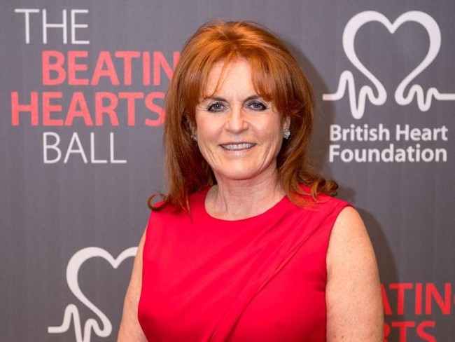 Sampai keluarlah foto-foto skandal Fergie yang bermesraan dengan seorang pria Amerika. Sampai di tahun 96, keduanya pun resmi bercerai. Namun pengakuan Fergie cukup mengejutkan. Dia mengaku sebenarnya tak ingin bercerai. Aku tidak ingin bercerai tapi harus karena keadaan, ujar Fergie.  Foto: dok. Getty Images