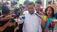 Wakil Ketua KPK Basaria Pandjaitan sebelumnya menerangkan Idrus Marham diduga juga menerima janji dari jatah USD 1,5 juta. Jatah ini disebut sama besar dengan Eni Maulani Saragih yang juga berstatus tersangka.