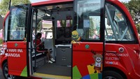 Gelaran Asian Games 2018 yang berlangsung di Jakarta menjadi ajang pameran bus listrik nirsopir pertama Indonesia di Komplek Olahraga Gelora Bung Karno, Jakarta, Kamis (30/8/2018). Antara Foto/Widodo S Jusuf.