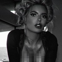 Tubuh Meg yang kini seksi juga diduga dari hasil buatan dokter bedah plastik. Meg diprediksi telah melakukan operasi pembesaran payudara dan bokong.Foto: Instagram (@ meganbartonhanson_)