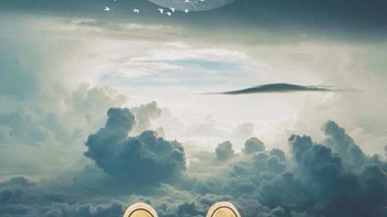 Aplikasi yang digunakan di antaranya PS Touch, iDesign, Superimpose, MatterApp danMextures. Foto: instagram.com/charlie_davoli/