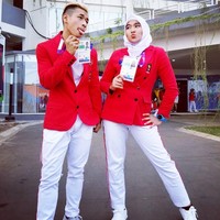 Meskipun tampil di nomor tarung yang berbeda, baik Hanifan dan Pipiet saling mendukung satu sama lain. Foto: Instagram