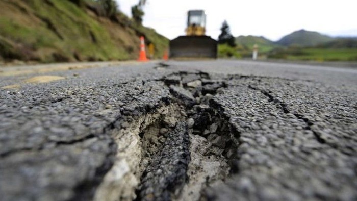 Berburu Gempa dengan Menggunakan Pengetahuan Mesin