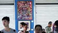 Pameran lukisan karya ODGJ ini juga tersebar di 10 halte Transjakarta lainnya.