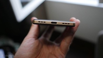  Aaa pilihan warna Atomic (red/navy), Slate (grey-ish blue) dan Champagne (soft gold/navy). Foto: Pocket Lint