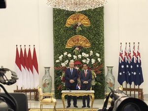 Jokowi: RI Terhormat Jadi Negara Pertama yang Dikunjungi PM Scott