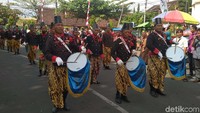 Puncak peringatan hari jadi di awali dengan kirab pusaka Trenggalek, berupa Tombak Korowelang, Songsong Tunggul, payung Songsong Tunggul Naga, Songsong Tunggul Wibawa, lambang kabupaten serta penghargaan Parasamya Purna Karya Nugaraha.