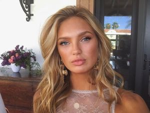 Foto: Pantai dan Romee Strijd, Model Victoria Secret