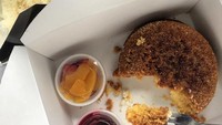 One of the best dessert ive ever had, butter cake, tulis dara kelahiran 15 Agustus 1997 ini. Sepotong butter cake ini memang terlihat menggoda. Foto: instagram @angelpieters