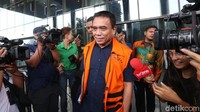 Dalam perkara ini, KPK menjerat Irwandi ketika menjabat sebagai Gubernur Aceh. Dia diduga menerima duit suap dari Ahmadi (Bupati Bener Meriah nonaktif) sebesar Rp 500 juta.