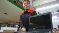 Salah satu pedagang di Gedung Harco Mangga dua Jakarta Utara, Suci Nurhayati menjelaskan, beberapa brand seperti Acer, Lenovo, Hp sampai Asus mengalami kenaikan sekitar Rp 100.000 sampai Rp 150.000.