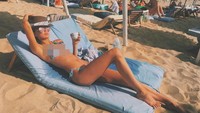 Anti-mainstream, Romee lebih memilih liburan di Saint Tropez saat ke Prancis. (Romee Strijd/Instagram)
