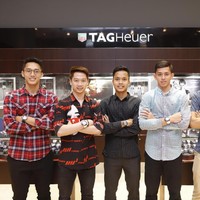 Sejumlah atlet badminton Indonesia mendapat apresiasi dari merek jam tangan mewah TAG Heuer atas prestasi mereka di Asian Games 2018. Mereka adalah Jonatan “Jojo” Christie, Kevin Sanjaya Sukamuljo, Fajar Alfian, Anthony Sinisuka Ginting dan Muhammad Rian Ardianto. (Foto: dok. Time International)