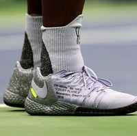 Sepatu tenis Serena juga dirancang oleh Virgil Abloh Off-White. (Foto: Getty Images)