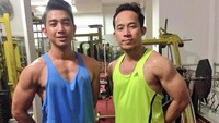 Komedian Denny Cagur memilih olahraga di pusat kebugaran atau gym. Foto: Instagram/dedefajarkurniawan