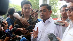 Ekspresi Idrus Marham Saat Penuhi Panggilan KPK Sebagai Tersangka