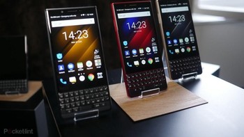 Ini 3 pilihan warna yang tersedia. Oh ya, kamera depannya 8 megapixel. Foto: Pocket Lint