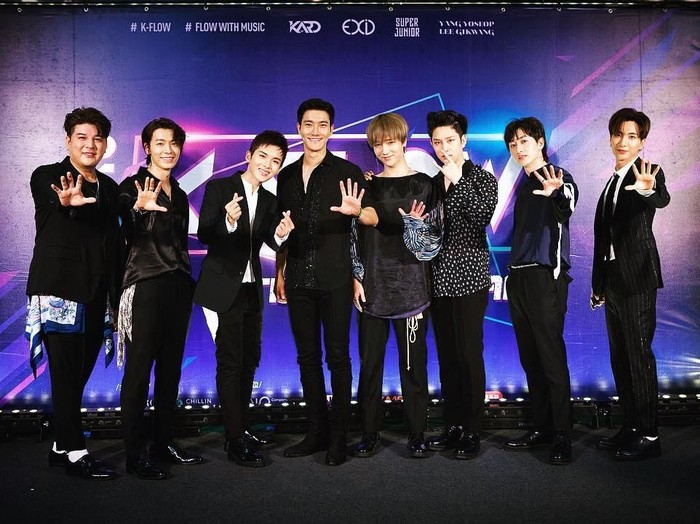 Ketika Para Atlet Terpukau dengan Tampilan Hitam Putih Super Junior