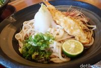 Sluurp! Hangat Gurih Udon Berkuah Miso Merah Khas Nagoya