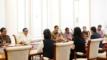 Jokowi mengucapkan terima kasih atas kehadiran Jack Ma ke Indonesia. Apalagi Jack juga akan menghadiri closing ceremony Asian Games 2018 besok di Stadion GBK, Jakarta. Terima kasih atas kedatangan Anda ke Indonesia dan saya menanti penampilan Anda di closing ceremony Asian Games nanti, kata Jokowi.Foto: dok. Biro Pers Setpres