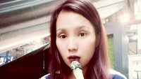 Atas kemenangannya, Wewey pun berhasil menyumbang emas ke-14 dari cabang olahraga pencak silat. Ternyata ia sama seperti wanita kebanyakan yang gemar makan es krim. Foto: Instagram @w2y_wita
