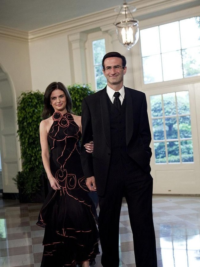 Bianna Golodryga adalah seorang jurnalis TV. Wanita cantik ini menikah dengan Peter Orszag, politikus Amerika yang merupakan mantan direktur administrasi Obama.  Foto: dok. Getty Images
