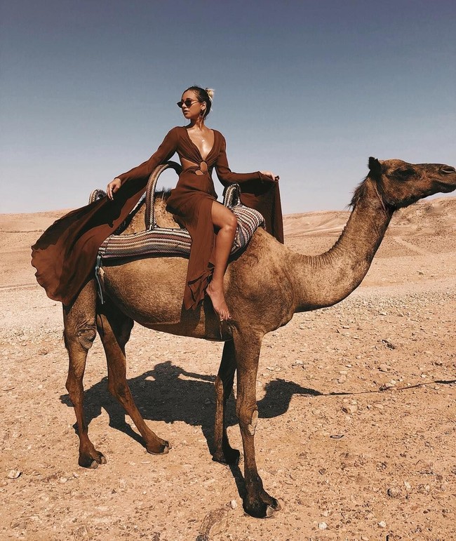 Berkat pengaruhnya dalam dunia maya, Danielle Bernstein bahkan masuk dalam daftar Forbes 30 Under 30. oto: dok. Instagram