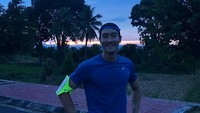 Enggak pelit waktu, Siwon menyempatkan diri olahraga meski hari gelap. (Foto: Instagram/siwonchoi)