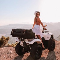 Tempat terakhir yang dikunjunginya sebelum ia meninggal dunia adalah Yunani. Yunani menjadi tempat impiannya yang ingin disingahinya.  Foto: dok. Instagram