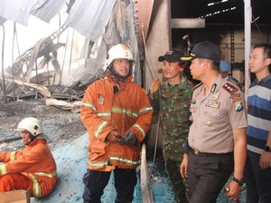 Kebakaran di Gudang Biji Plastik Gresik, Polisi: Titik Api dari Sini