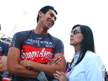 Ungkapan Cinta Sean Gelael untuk sang Bunda, Rini S Bono
