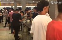 Sekolah Ini Singkirkan Bangku Kantin Agar Siswa Lebih Giat Belajar
