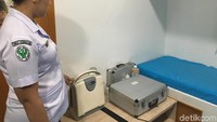 Ruang pemeriksaan tersebut juga telah dilengkapi alat ultrasonohgraphy atau USG. Foto: Frieda Isyana Putri/detikHealth