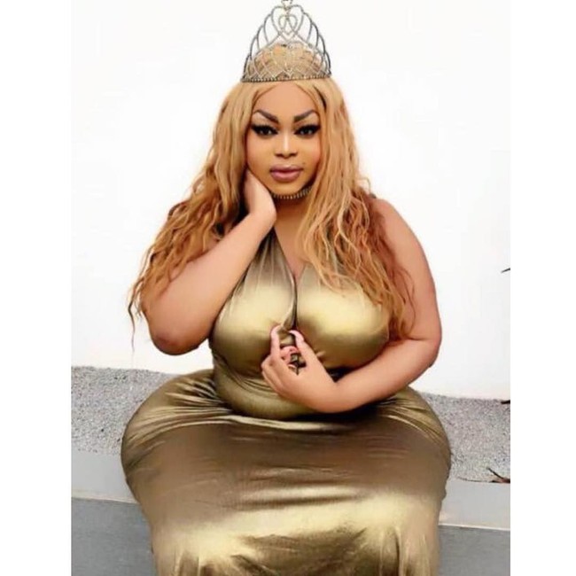 Yao juga kerap disebut Kim Kardashian dari Afrika karena figur tubunya tersebut.  Foto: dok. Instagram (@eudoxieyao_2)