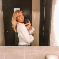 Namun, Sinead tutup usia di umur 20 tahun saat tengah berlibur. Penyebab kematian Sinead hingga kini belum diketahui.  Foto: dok. Instagram