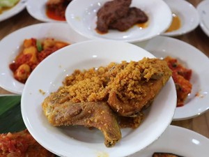 Ini yang Bikin Ayam Goreng Minang Gurih Renyah
